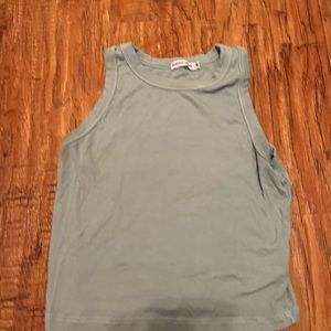 No sleeve tank top